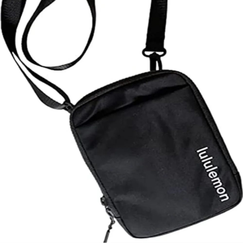 NWOT Lululemon Easy Access Crossbody Black waist hip bag travel errands shoulder